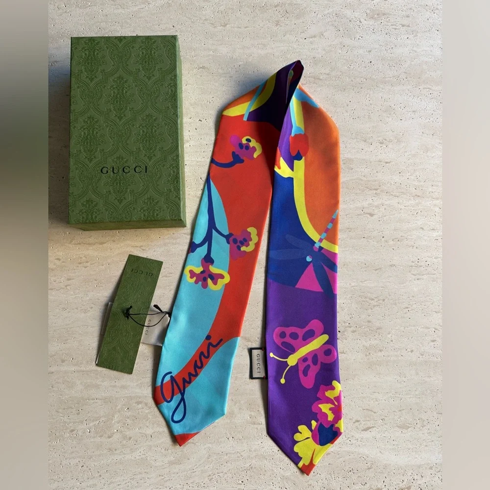 NWT Gucci Colorful Silk Scarf/Neckerchief with Floral and Stripe Design💝💖